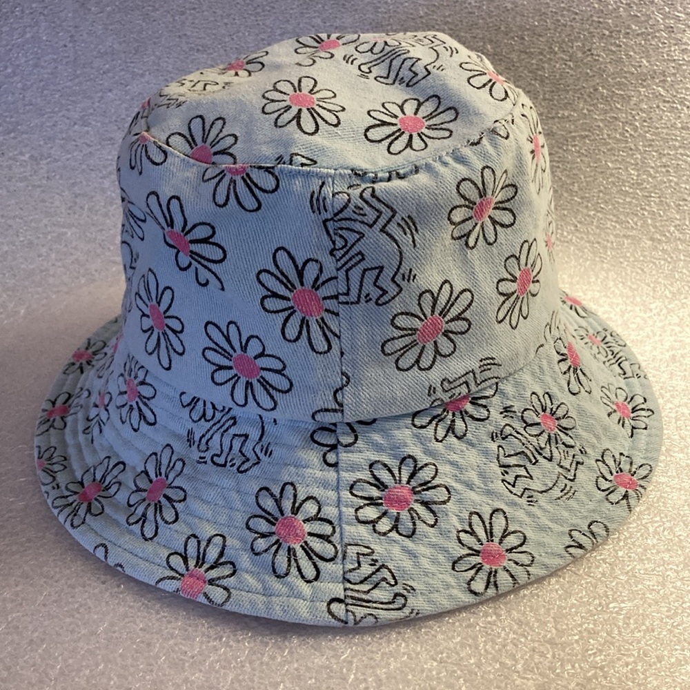 ⭐️HOST PICK!⭐️ NWOT - Keith Haring® Pop Art Blue Pink Daisy Packable Bucket Hat